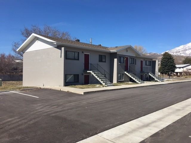 Bennett 6-plex - Photo 2 of 13