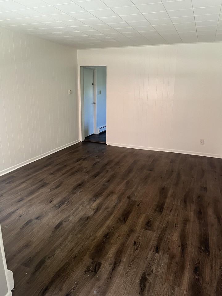 32 West 4th Street - Photo 3 of 10