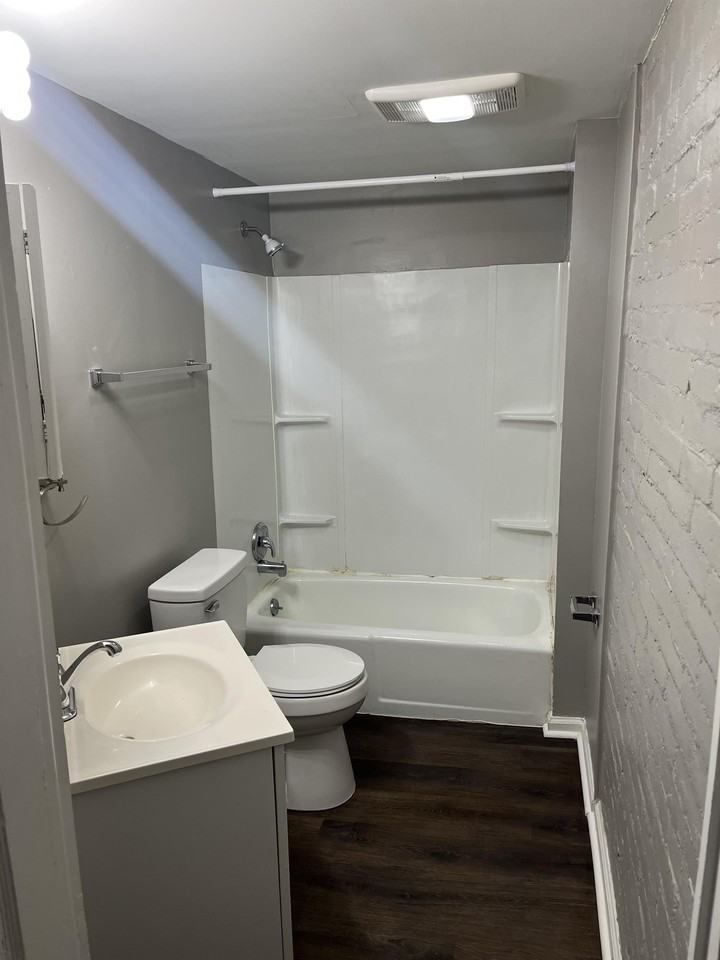32 West 4th Street - Photo 5 of 10
