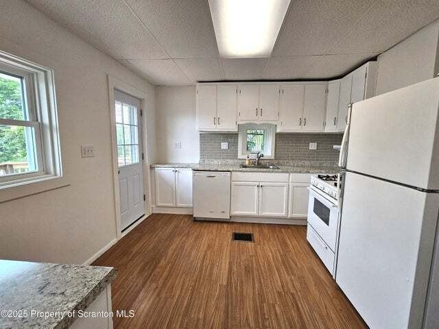 2103 Hollister Avenue - Photo 2 of 16