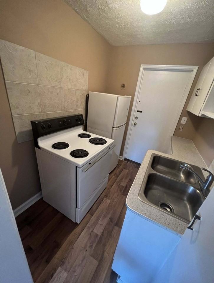 2215 Maple Avenue - Photo 2 of 6