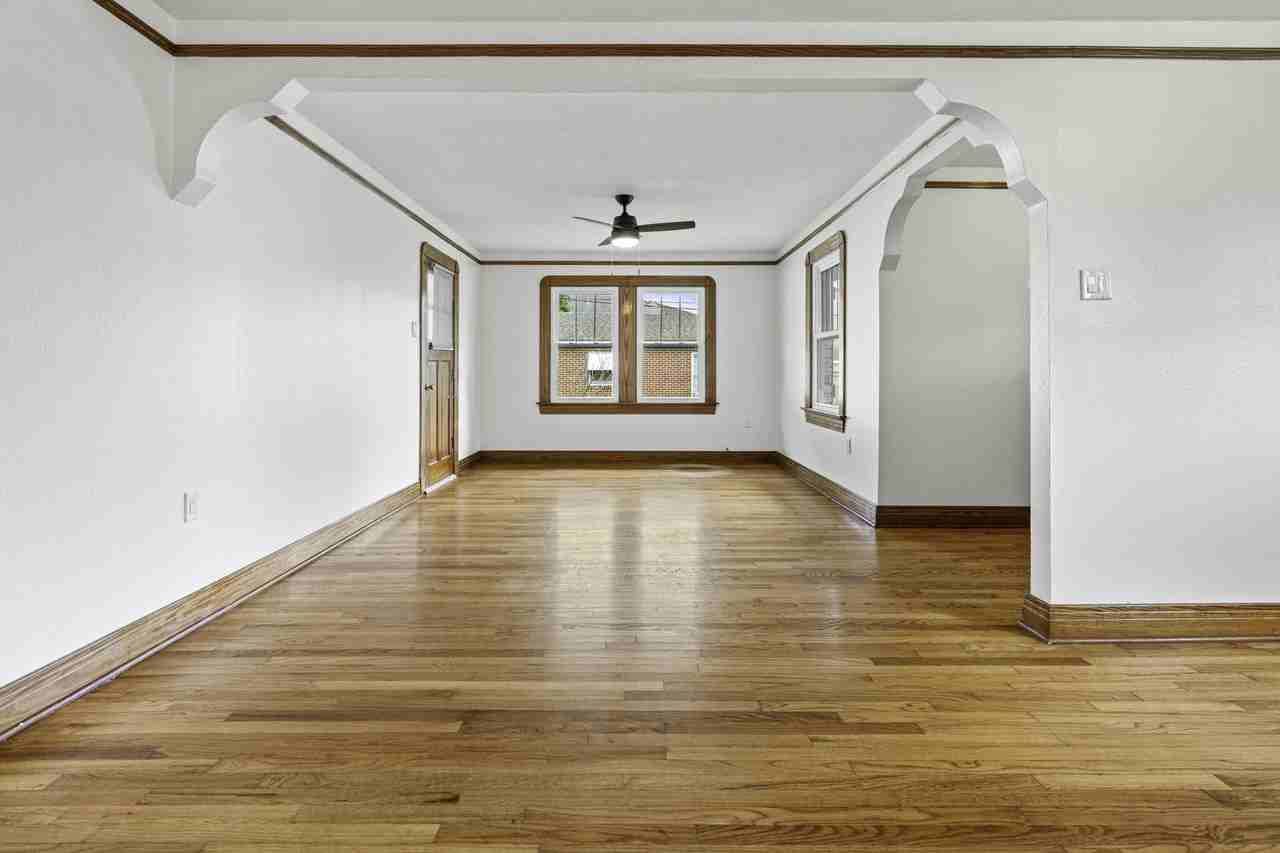 3011 46th Street - Photo 4 of 15