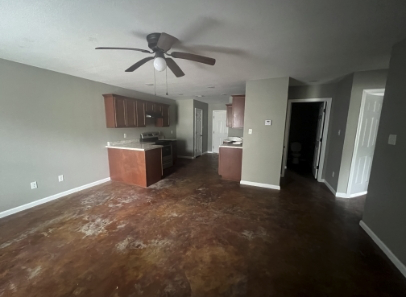 901 Southeast 3rd Street - Photo 3 of 6