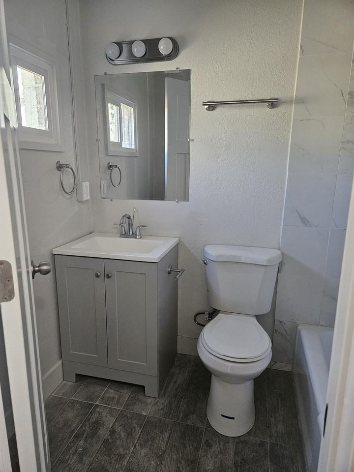 1180 Cove View Road - Photo 5 of 23