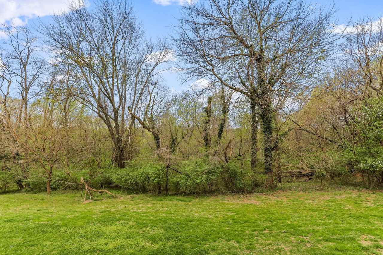 620 6th Avenue - Photo 5 of 14