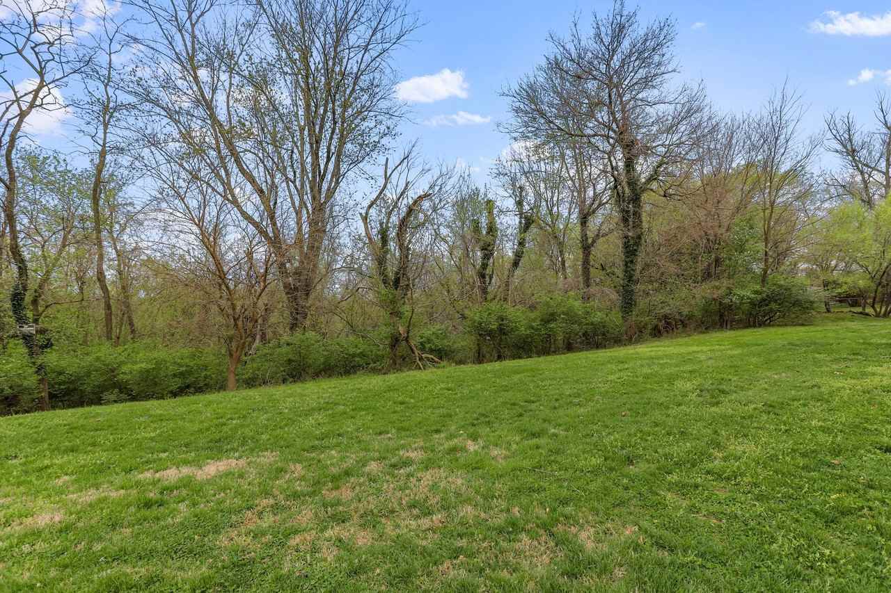 620 6th Avenue - Photo 6 of 14