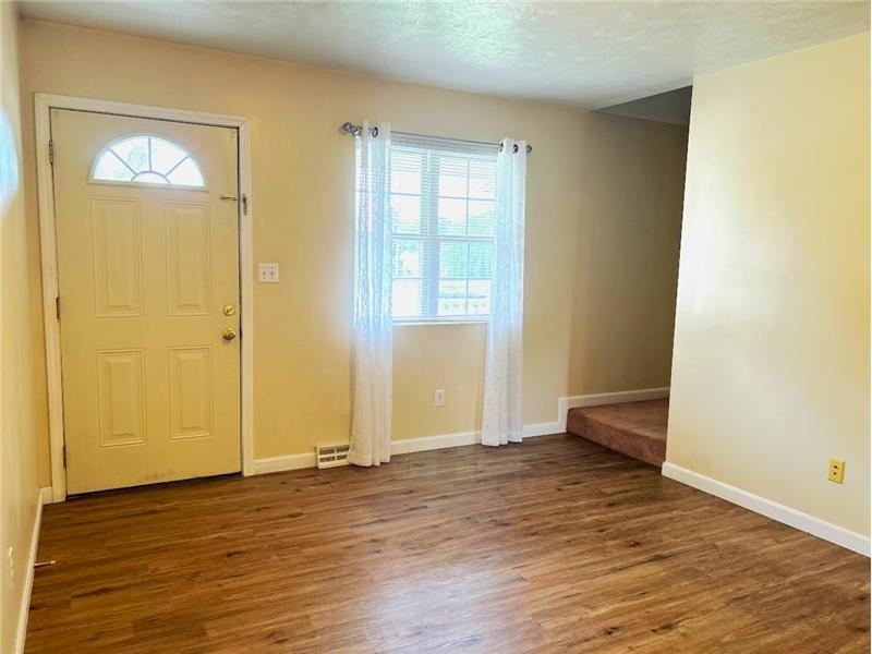 99 Rockdale Rd - Photo 3 of 13