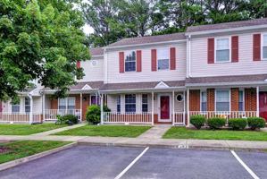 featured image of 404 Crescent Ct