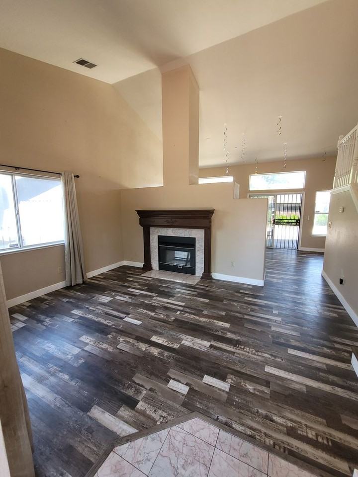 1703 Diablo Creek Dr - Photo 3 of 17