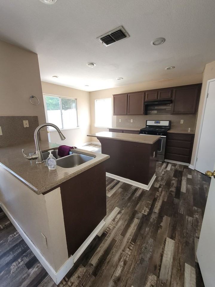 1703 Diablo Creek Dr - Photo 6 of 17