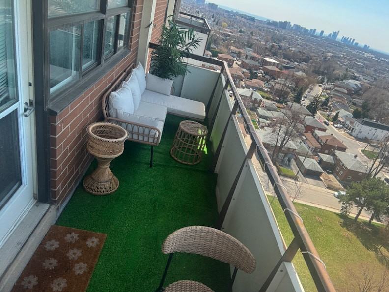Blackthorn Ave & Eglinton Ave W #1514 - Photo 5 of 24