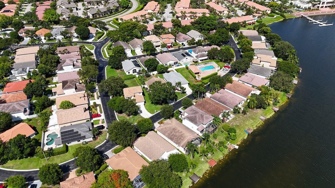 12204 Sunset Point Circle - Photo 2 of 44