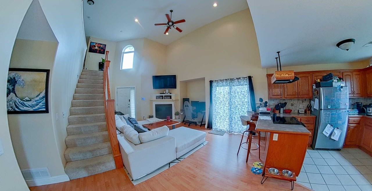 601 Harland Dr - Photo 2 of 11