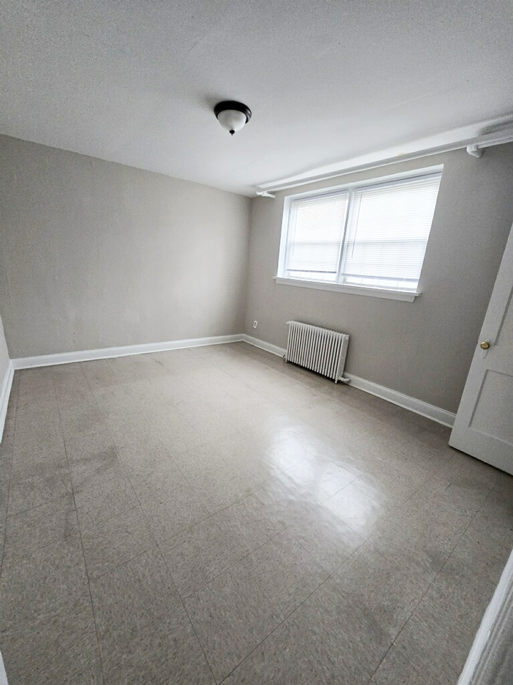 E Capitol St Ne - Photo 2 of 4