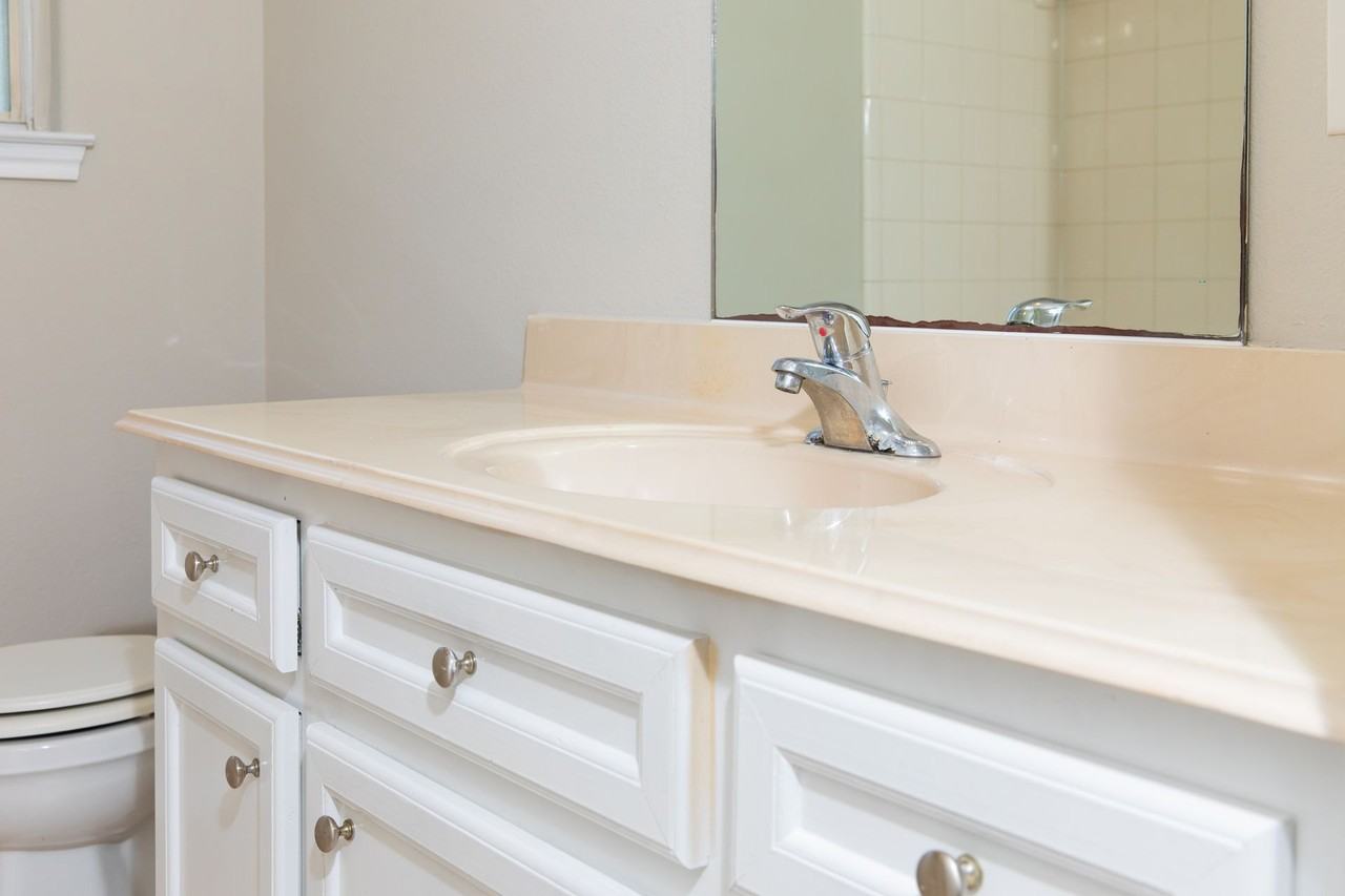 Duplex For Lease - Photo 6 of 41