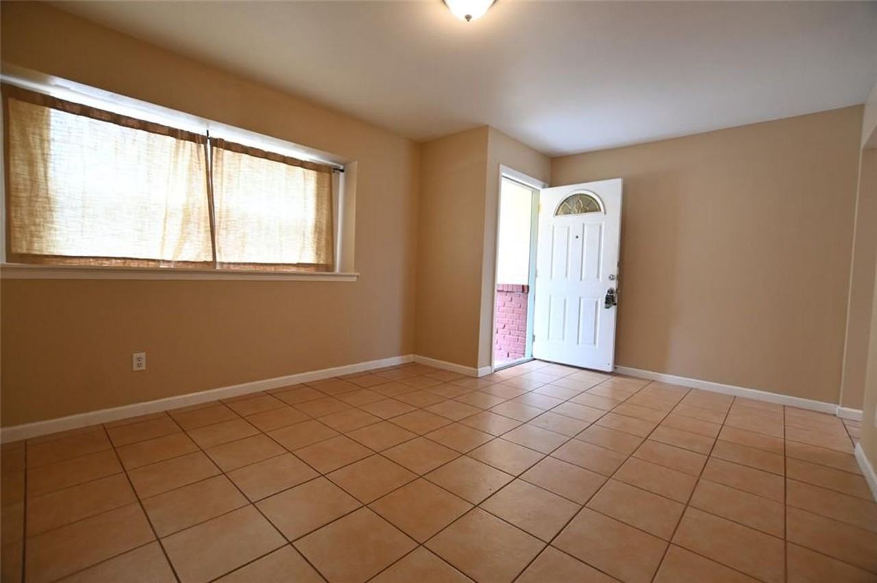 1607 W Donovan St - Photo 2 of 11