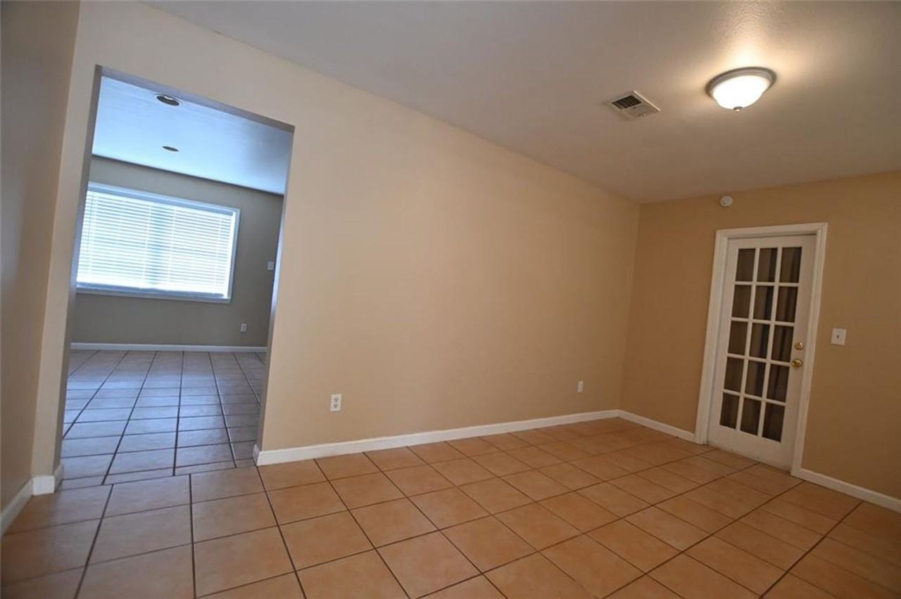 1607 W Donovan St - Photo 3 of 11