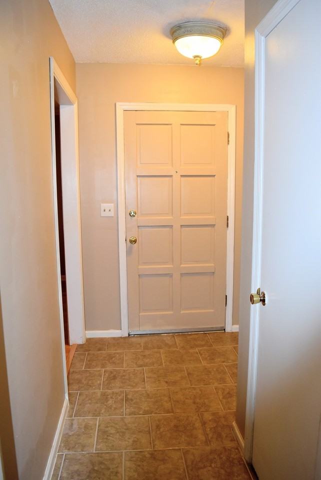 2105 Hobson Ct - Photo 4 of 25