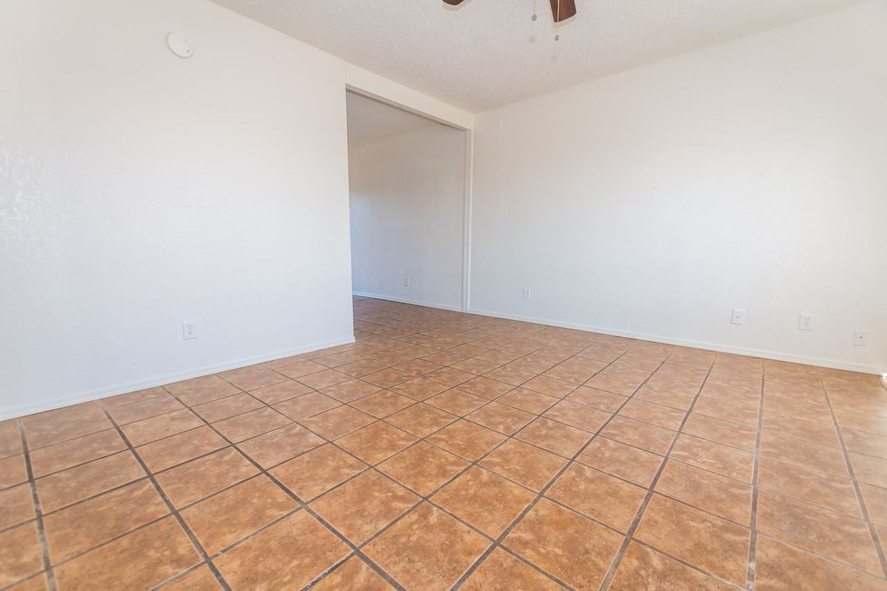 100 Terra Dr - Photo 2 of 33