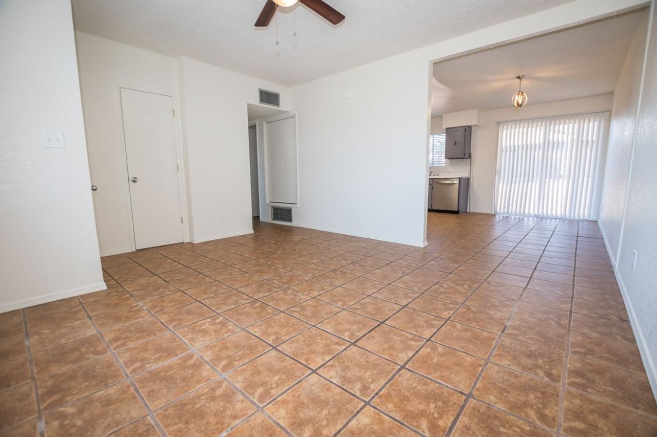 100 Terra Dr - Photo 4 of 33