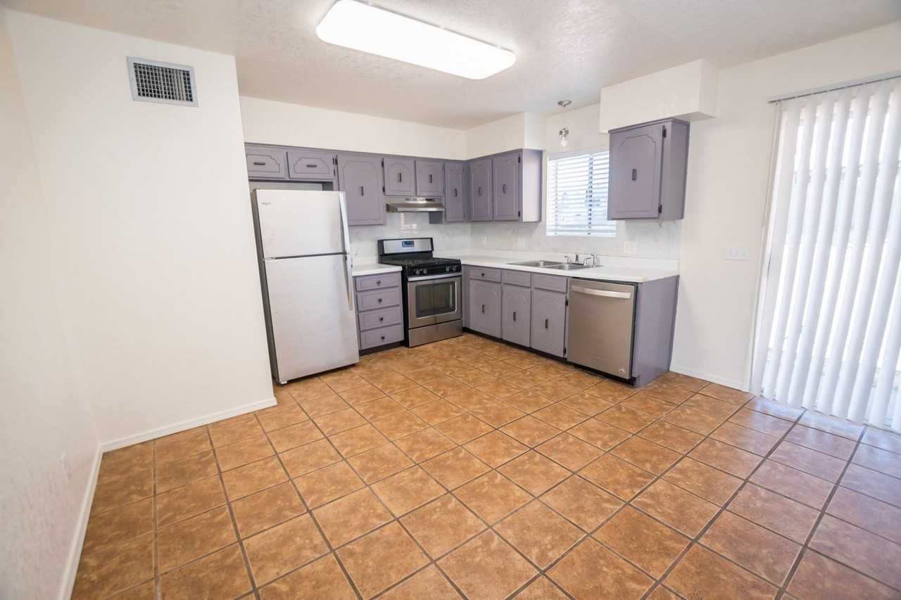 100 Terra Dr - Photo 7 of 33