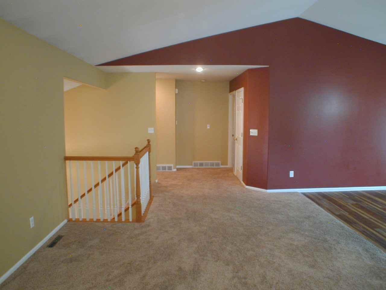 5612 Kennedy Dr - Photo 2 of 31