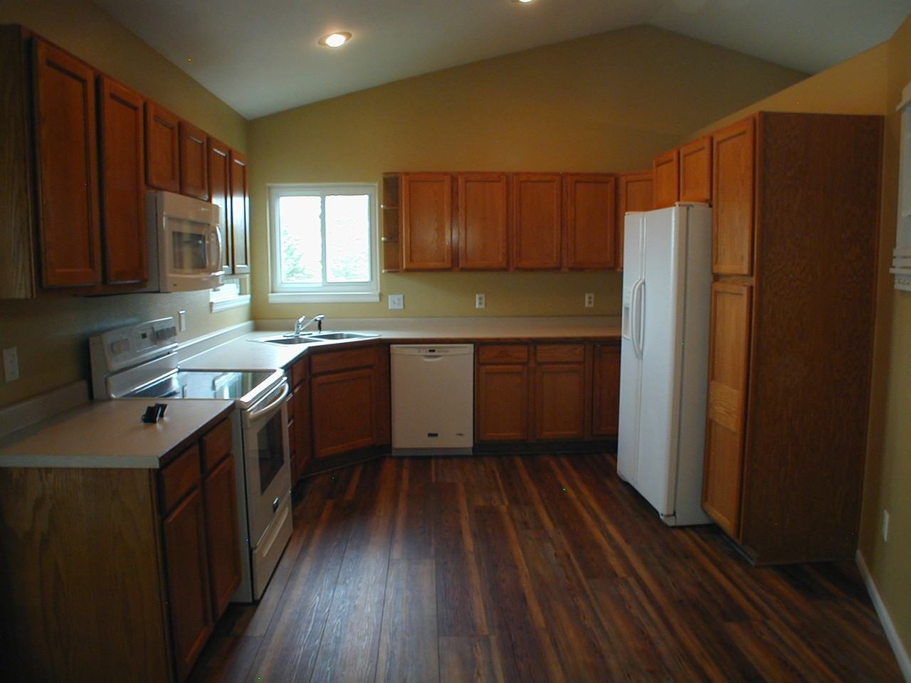 5612 Kennedy Dr - Photo 3 of 31