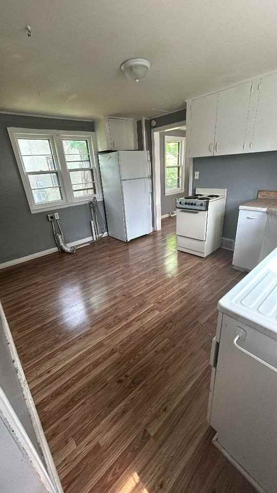 215 4th Ave Ne - Photo 2 of 9