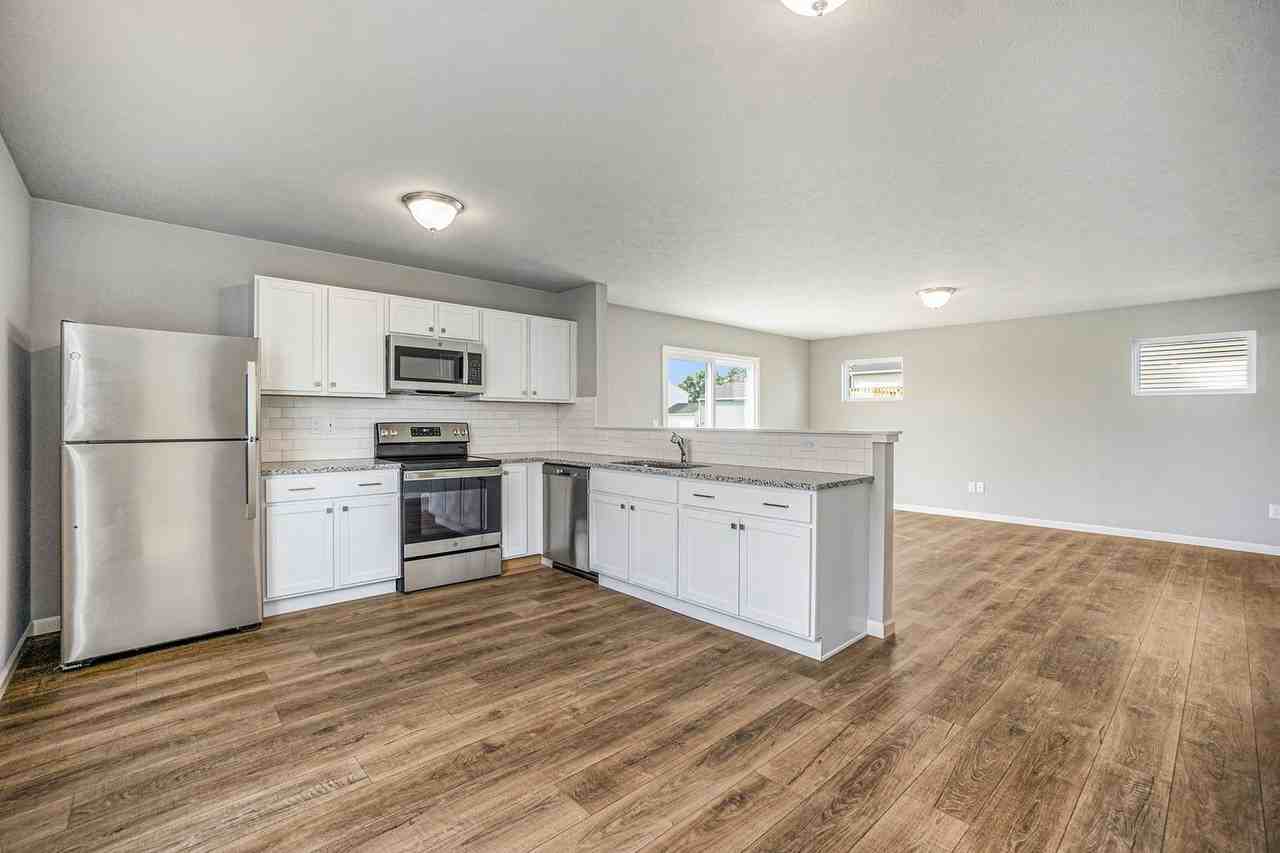 1724 Harper Grove Ln - Photo 2 of 23