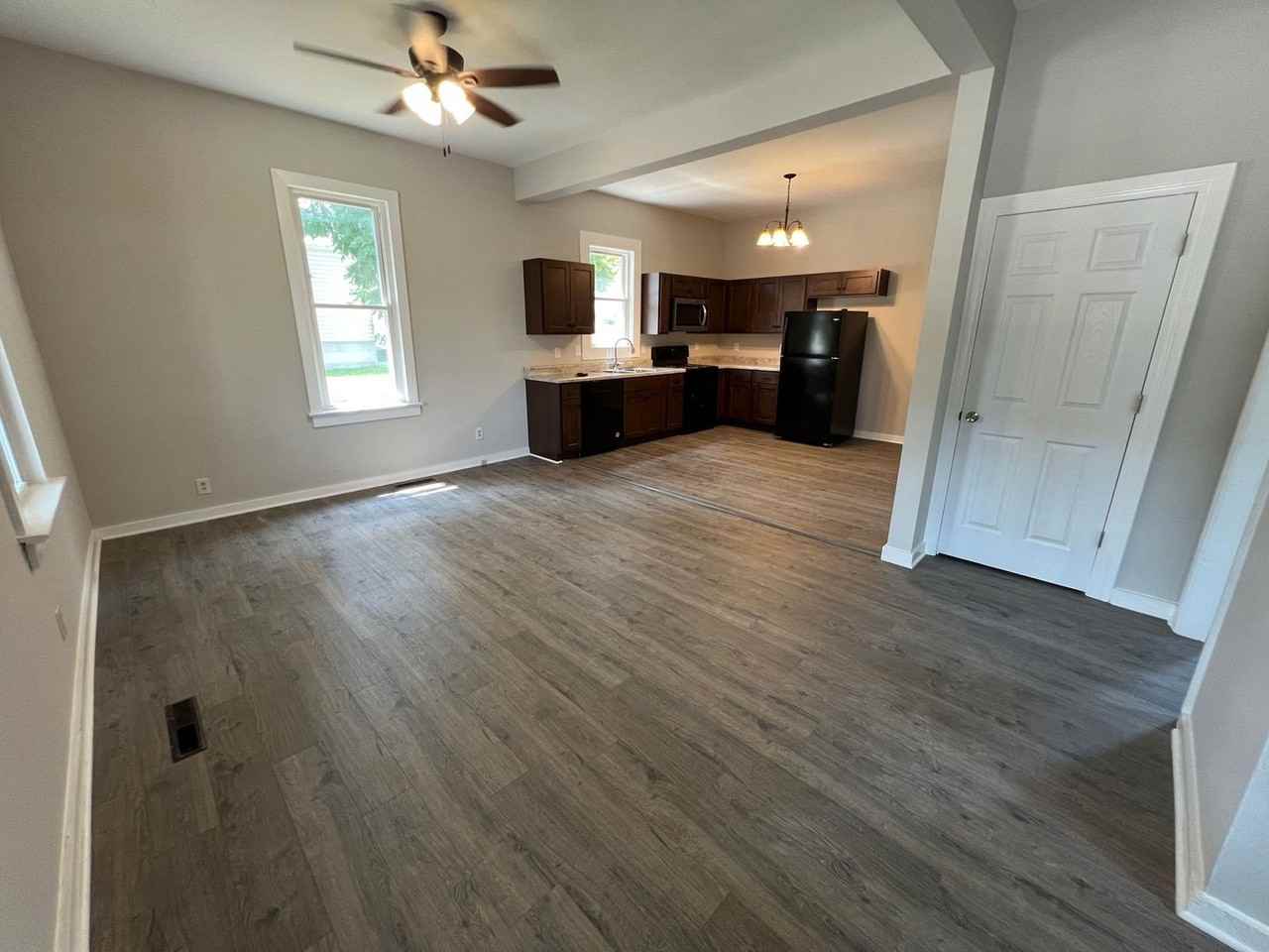 1 Garfield Ave - Photo 3 of 6