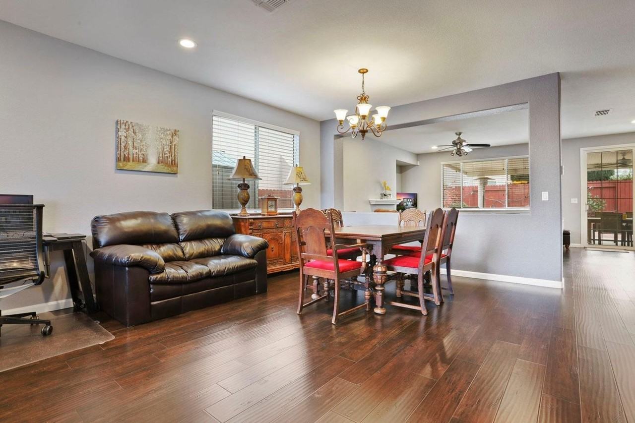 1342 Windsong Dr - Photo 4 of 25