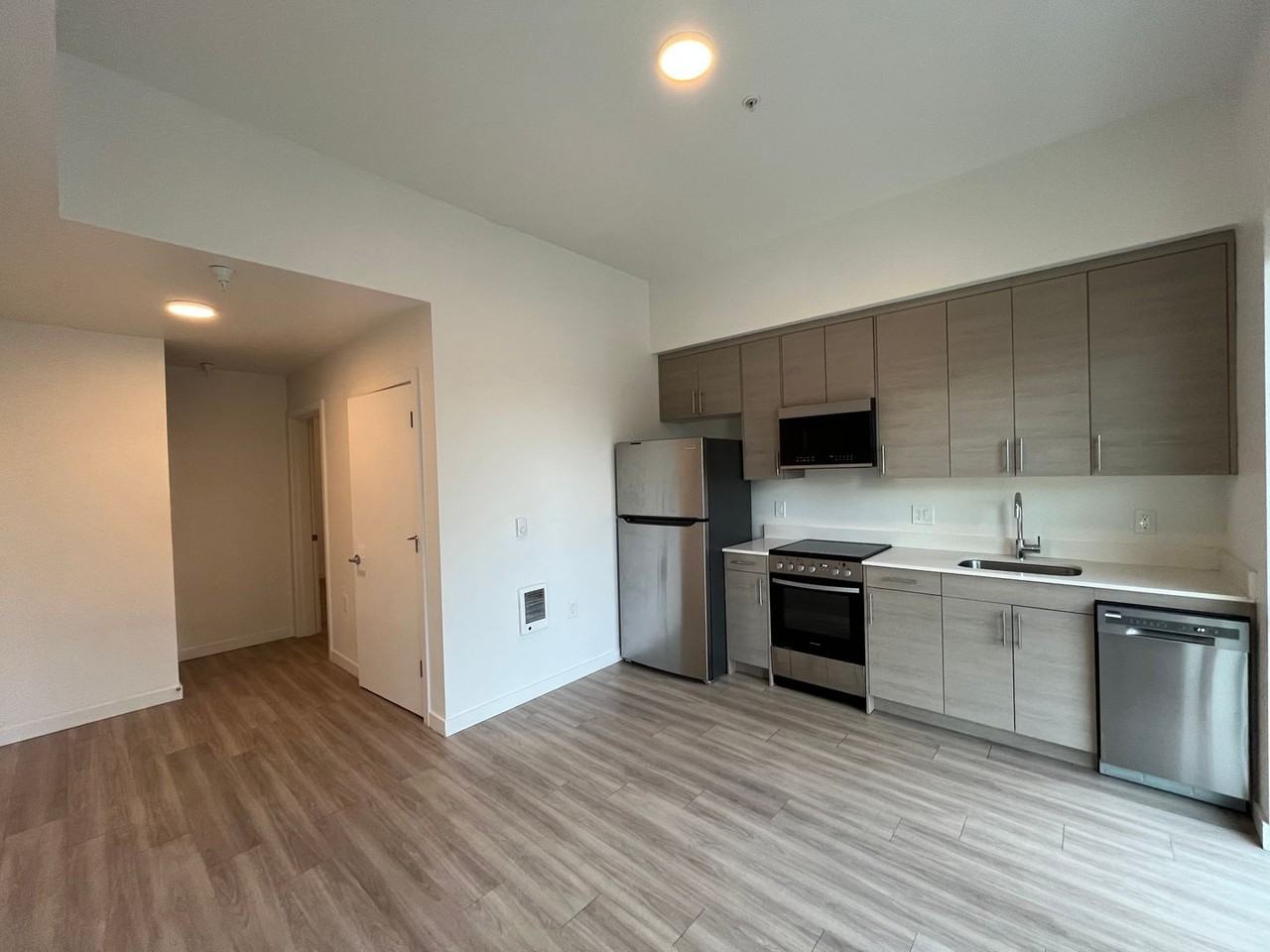 6080 Se 84th Ave #103 - Photo 3 of 13