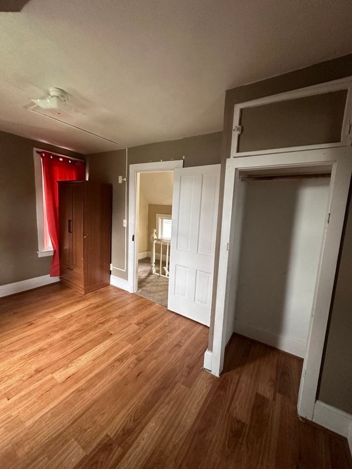 208 N Cleveland St - Photo 7 of 10