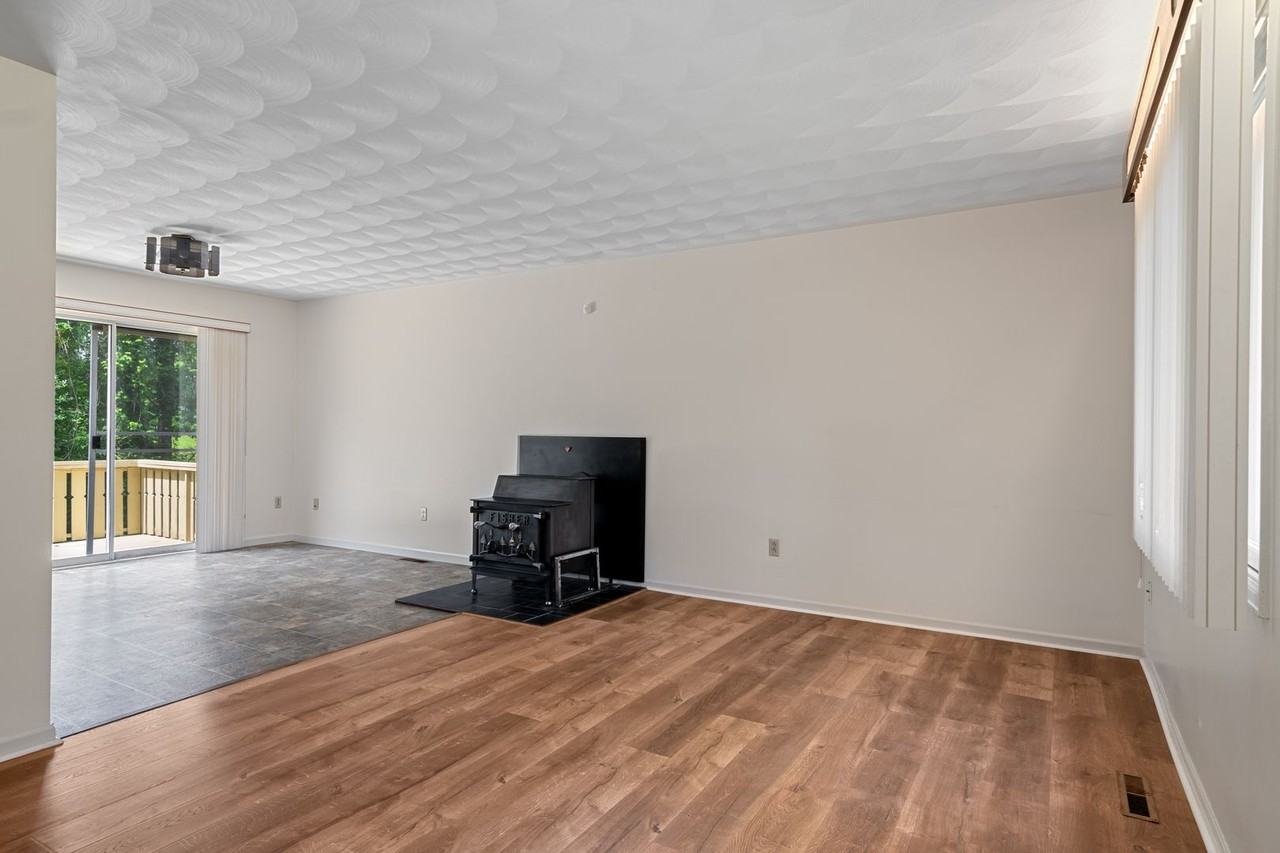 1007 Horse Shoe Ln - Photo 4 of 29