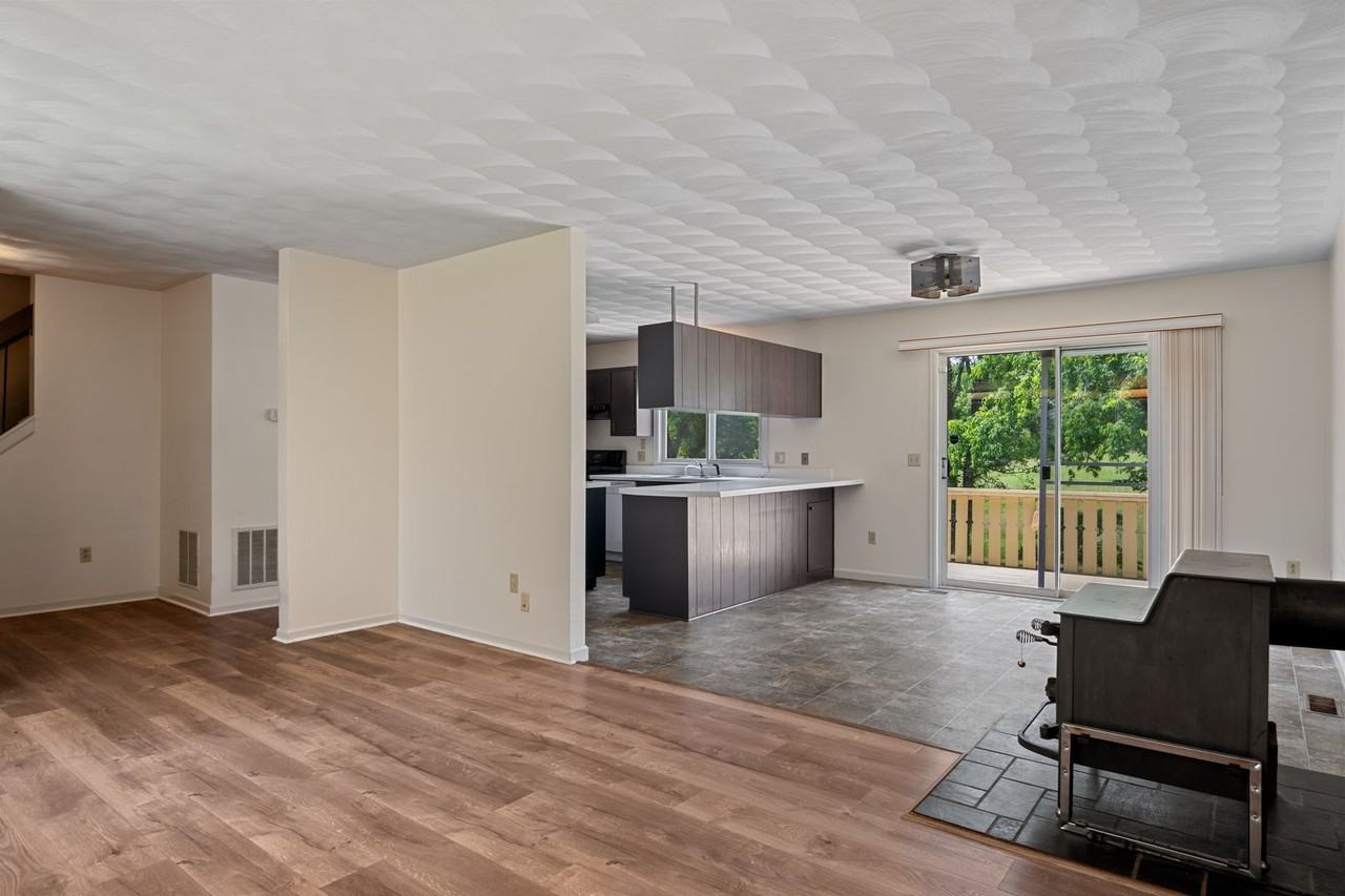 1007 Horse Shoe Ln - Photo 5 of 29