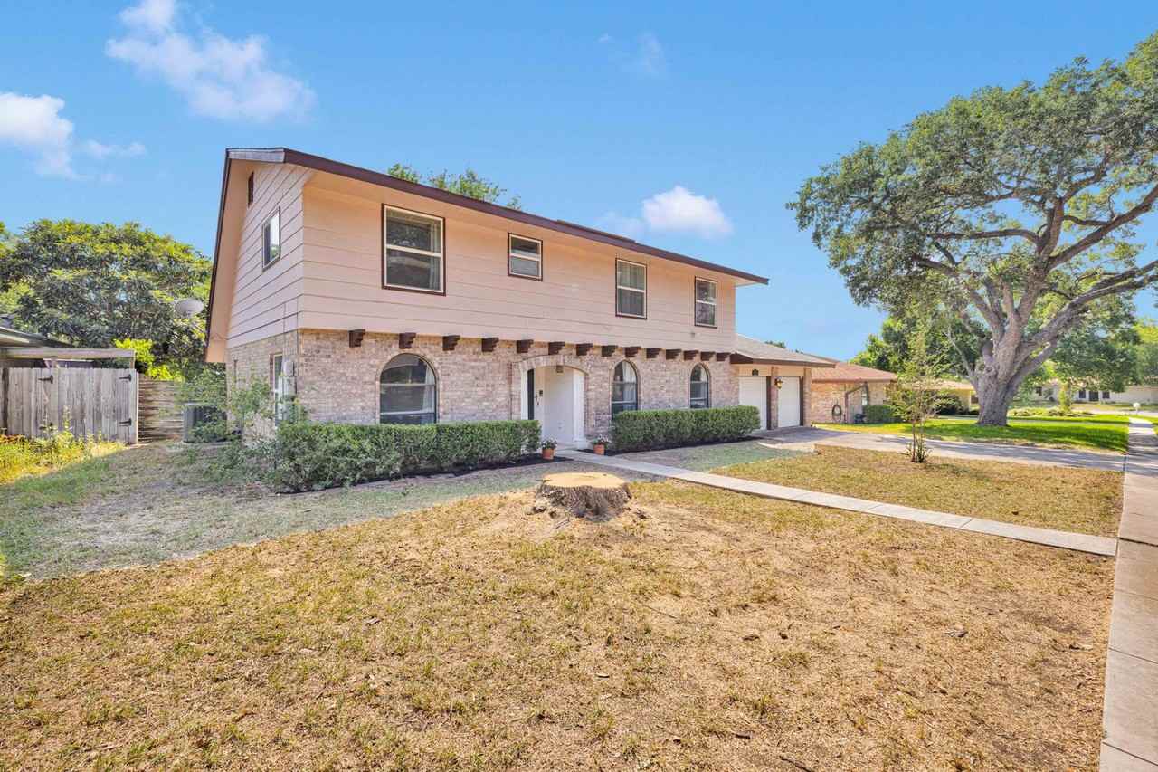 4514 Briar Frst - Photo 2 of 28