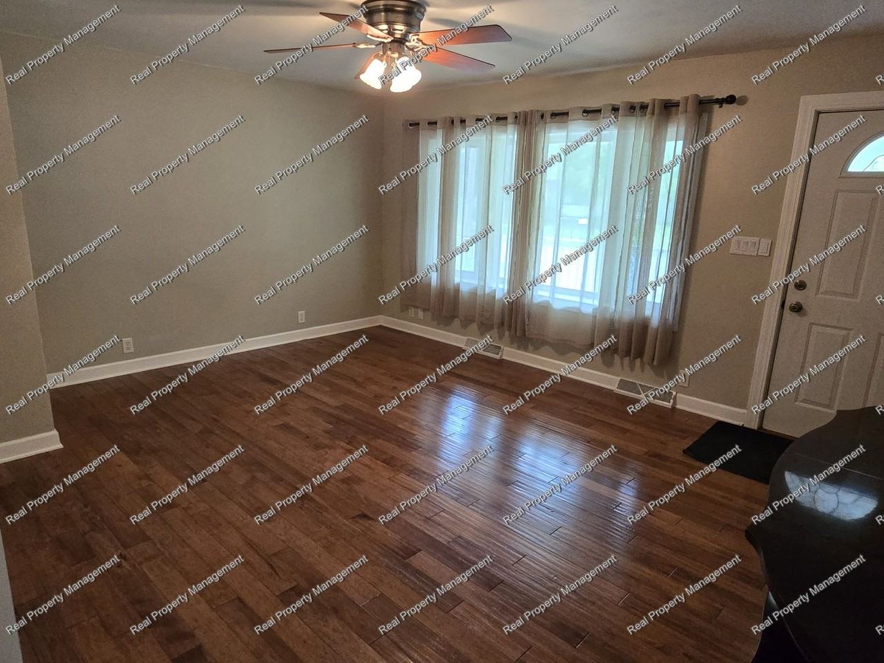 445 Cheyenne Dr - Photo 2 of 17