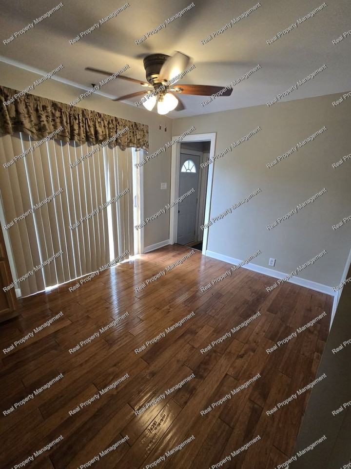 445 Cheyenne Dr - Photo 4 of 17