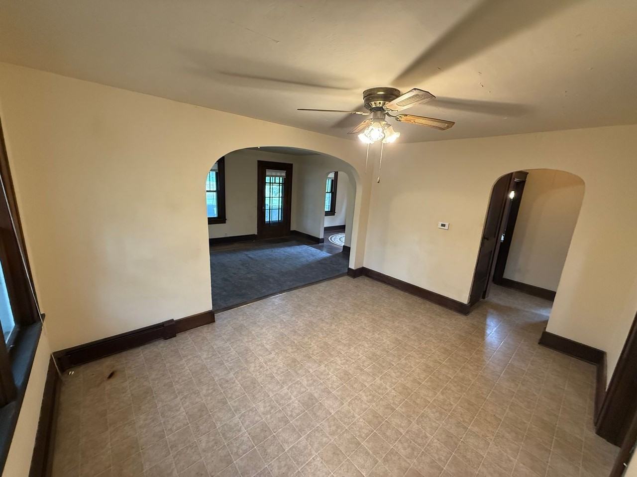 7138 N Jefferson St - Photo 3 of 18