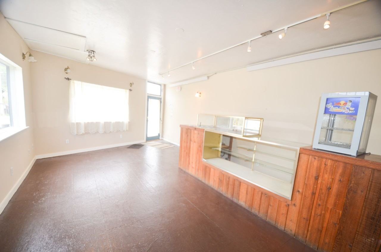 21 N Main St - Photo 4 of 16