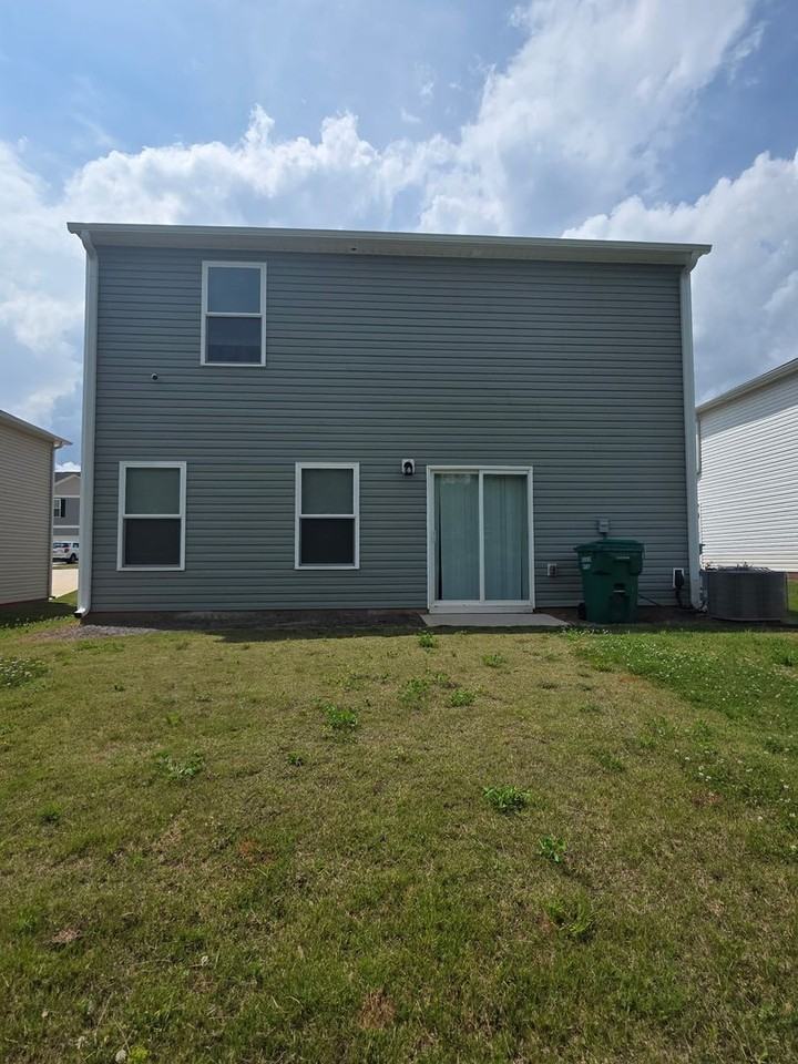 133 Field Crest Ln - Photo 2 of 13