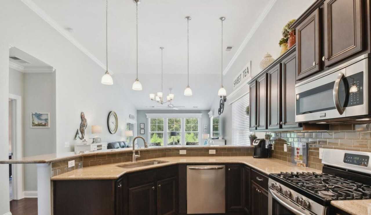 256 Wooden Wheel Ln - Photo 3 of 20