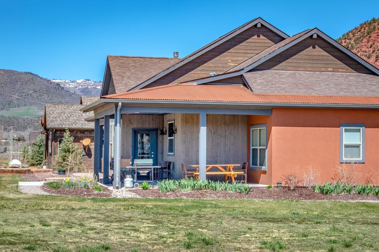 1627 River Bend Way - Photo 3 of 20