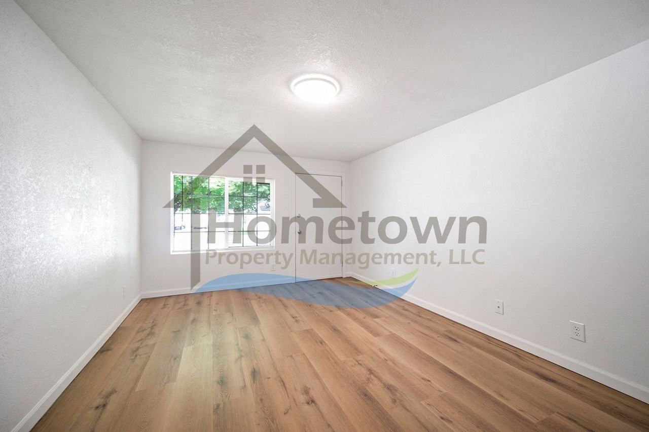 104 E 15th Ave - Photo 5 of 25