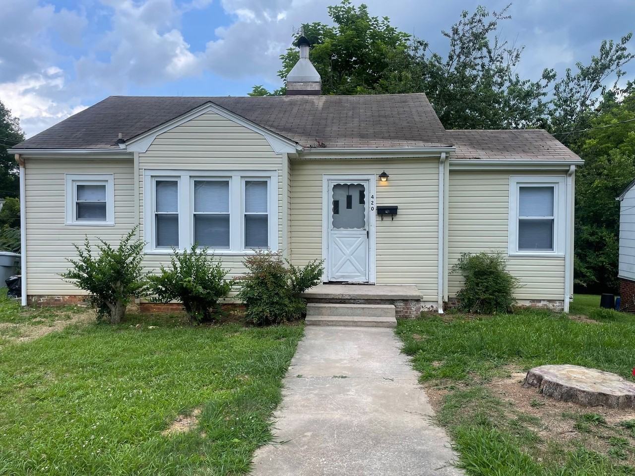 420 N Elm St - Photo 2 of 21