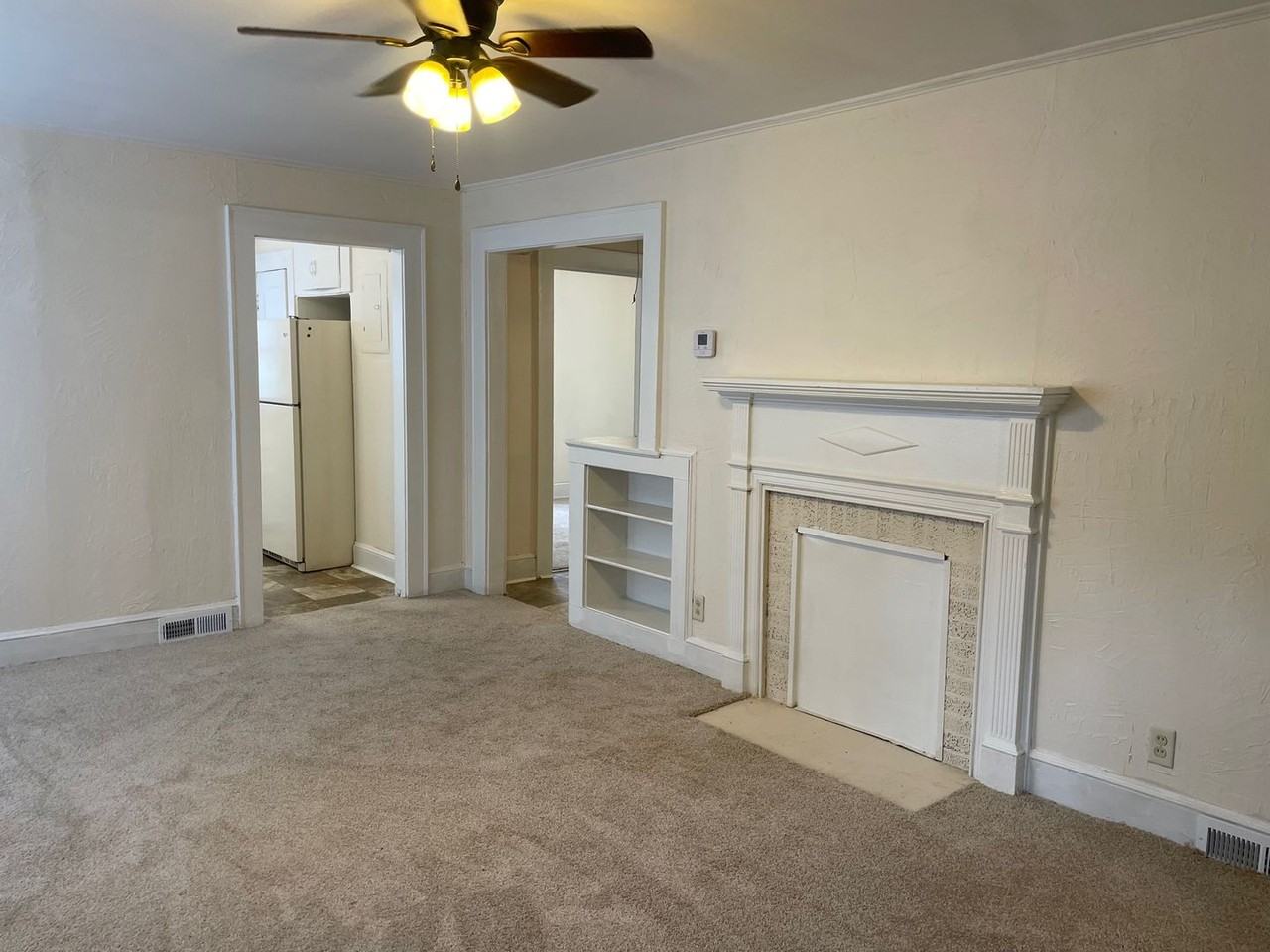 420 N Elm St - Photo 4 of 21