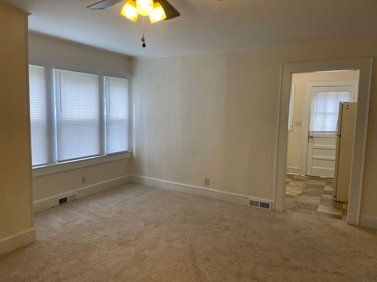 420 N Elm St - Photo 5 of 21
