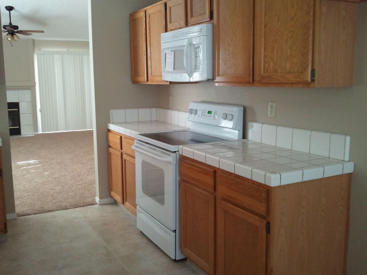 921 Harvest Creek Rd - Photo 4 of 11