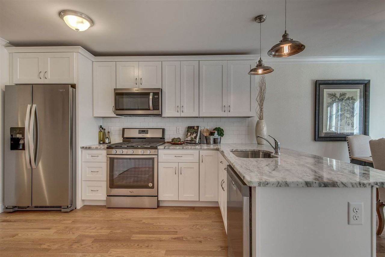 185 Woodview Way - Photo 2 of 19