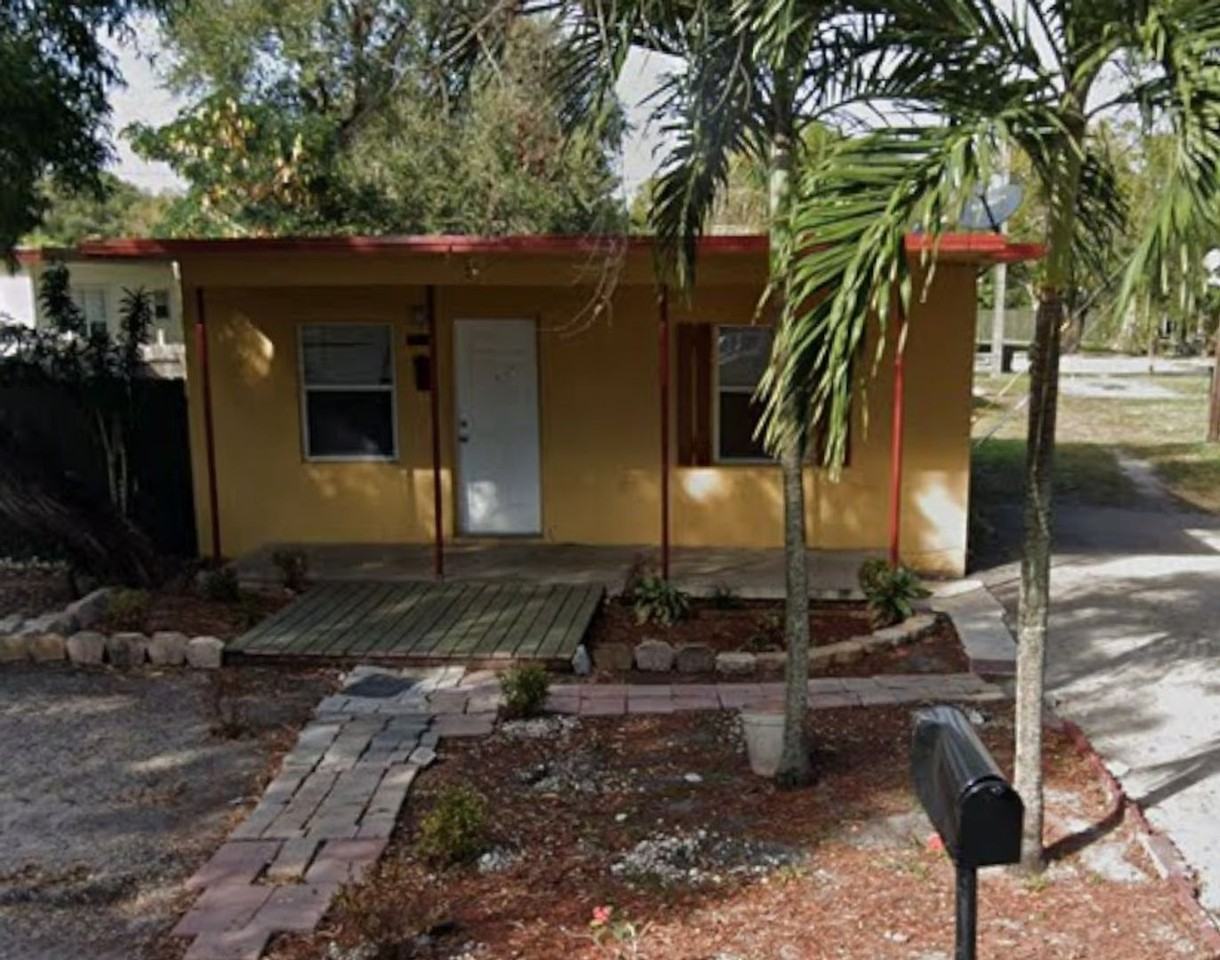 1309 Northwest 3rd Court - Photo 2 of 9